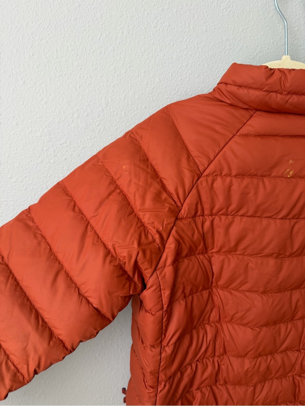 Patagonia Rust Orange Down Sweater Jacket Boys XS - Picture 7 of 9